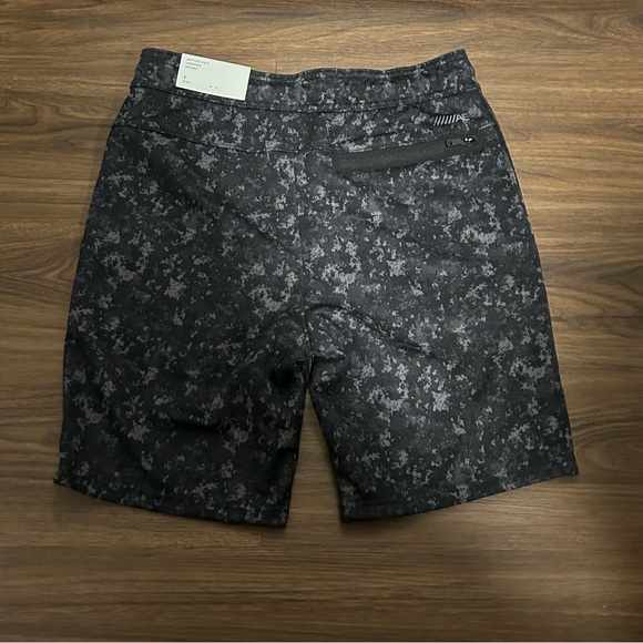 AE Active Jogger Shorts - Picture 2 of 6